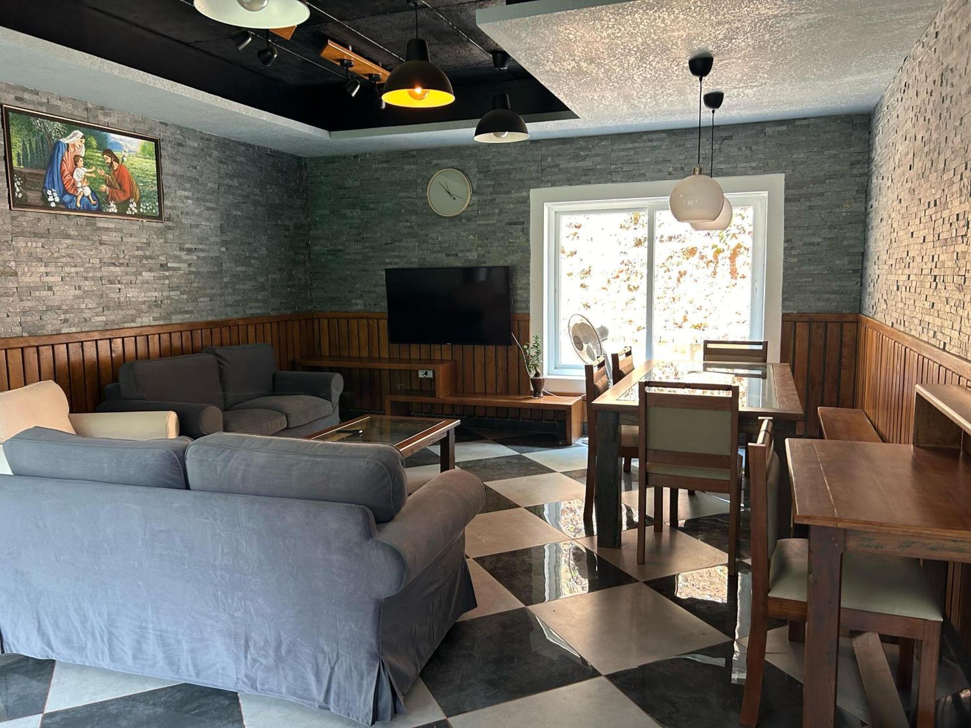 Kv By Halcyon Traveltech Apartment Anachal Bagian luar foto