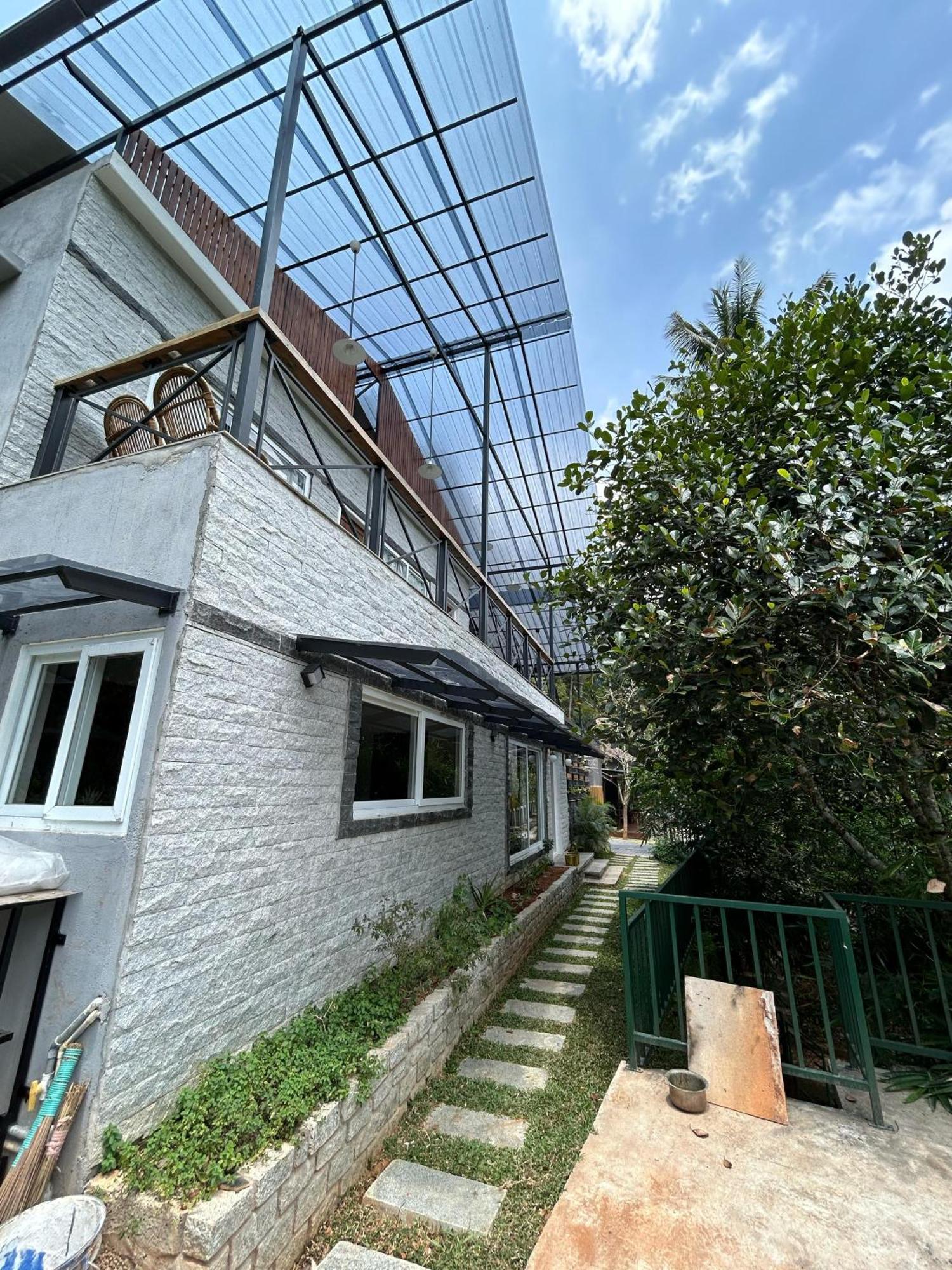 Kv By Halcyon Traveltech Apartment Anachal Bagian luar foto