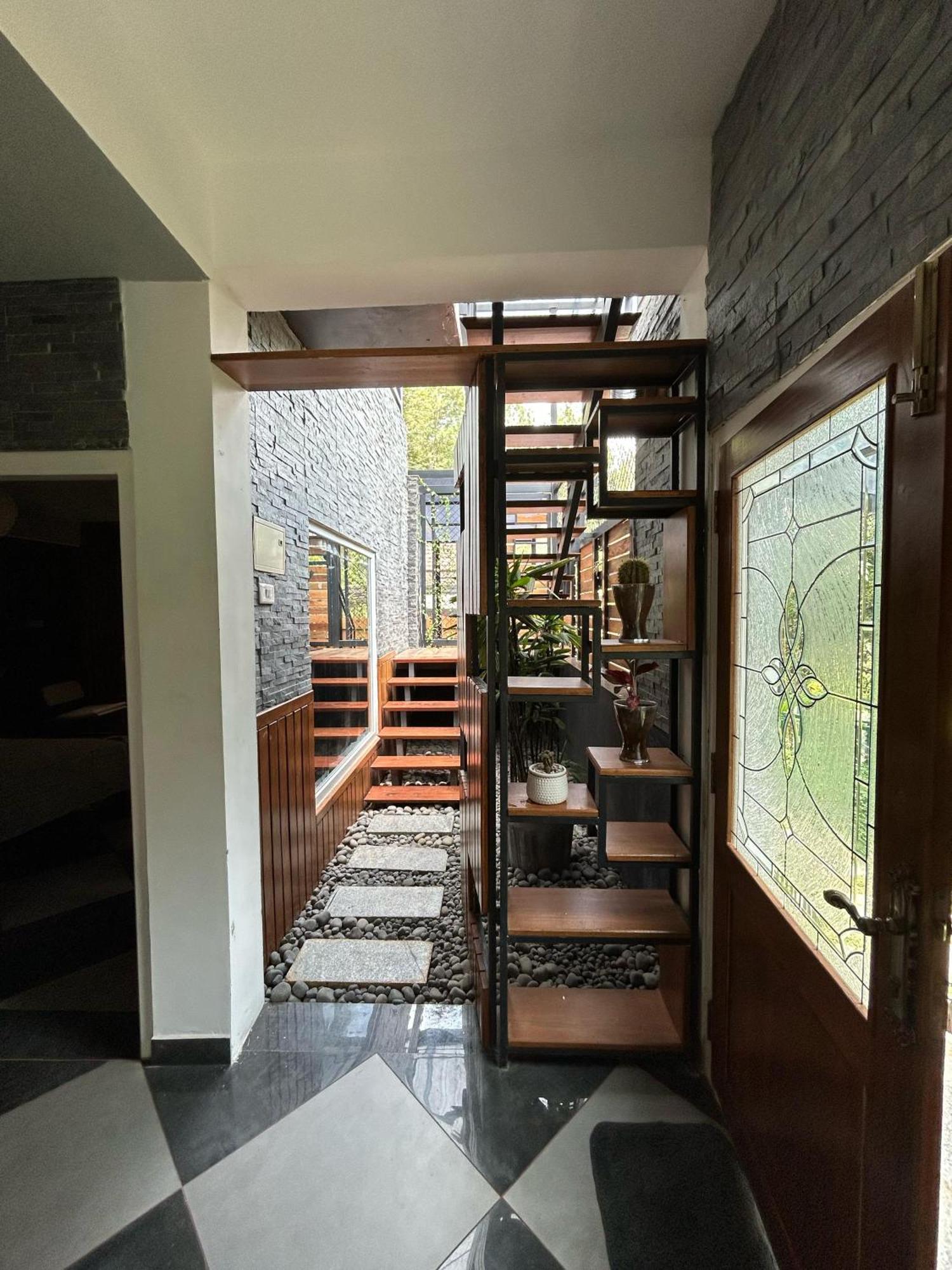 Kv By Halcyon Traveltech Apartment Anachal Bagian luar foto