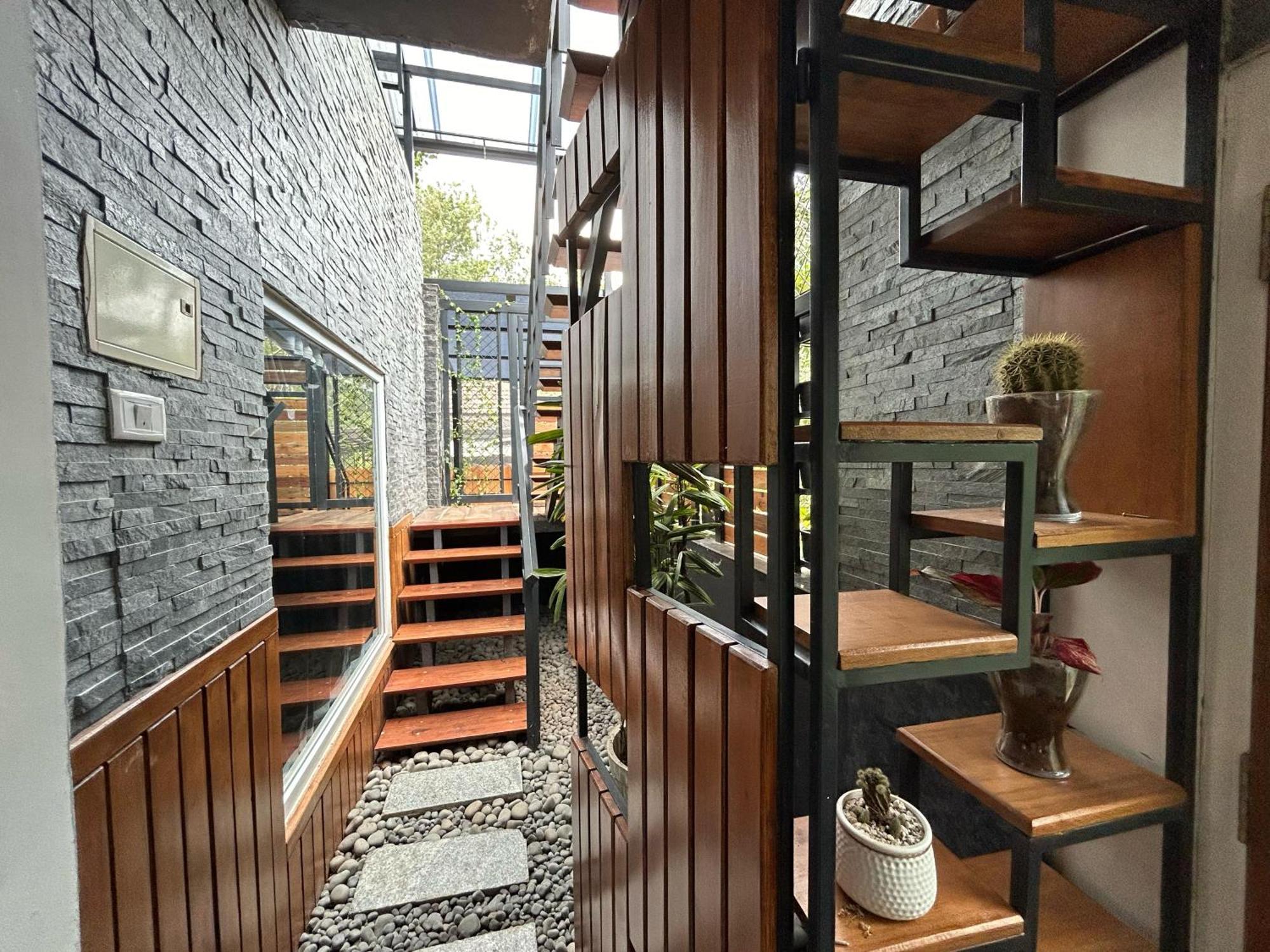 Kv By Halcyon Traveltech Apartment Anachal Bagian luar foto