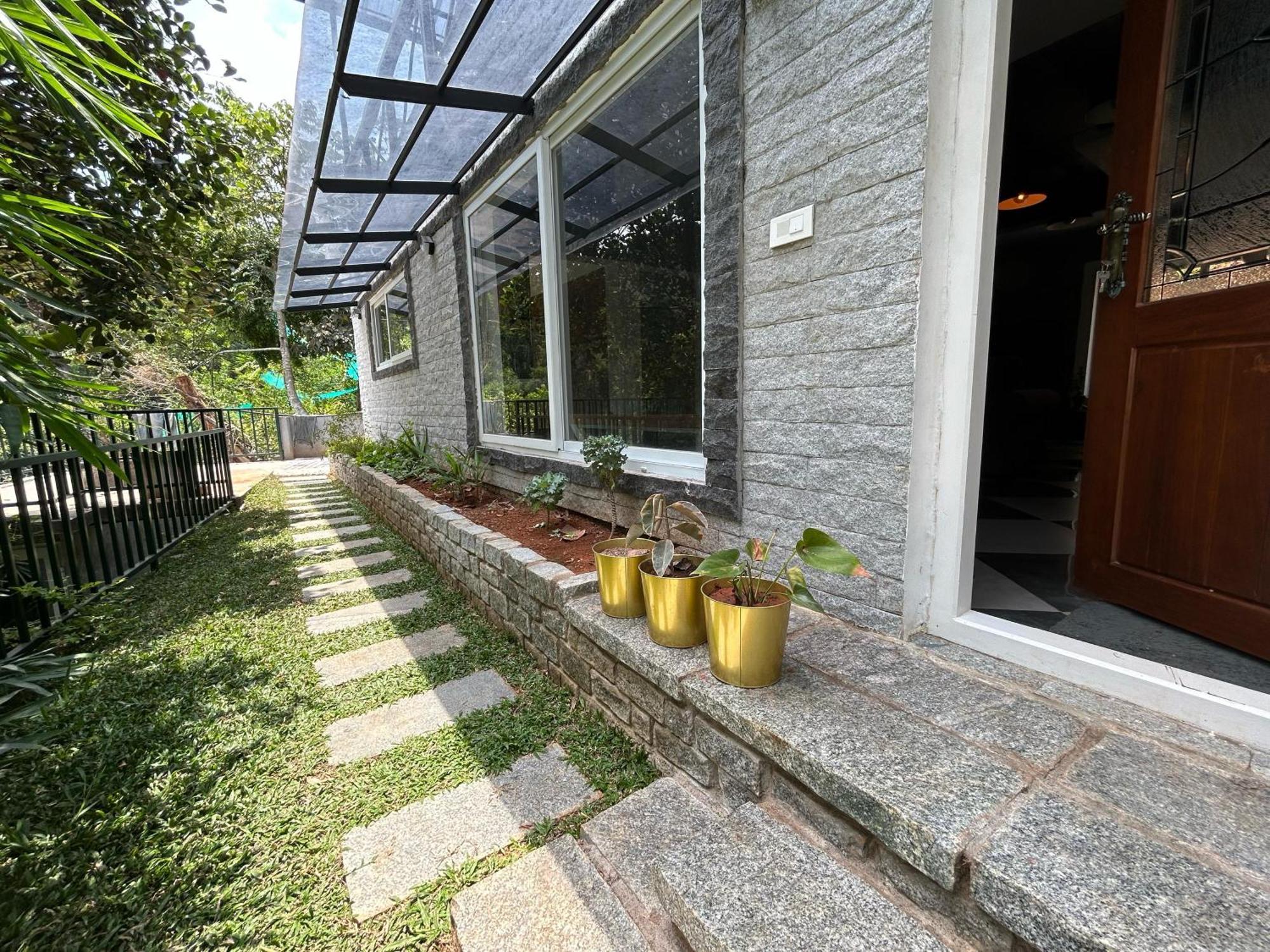 Kv By Halcyon Traveltech Apartment Anachal Bagian luar foto