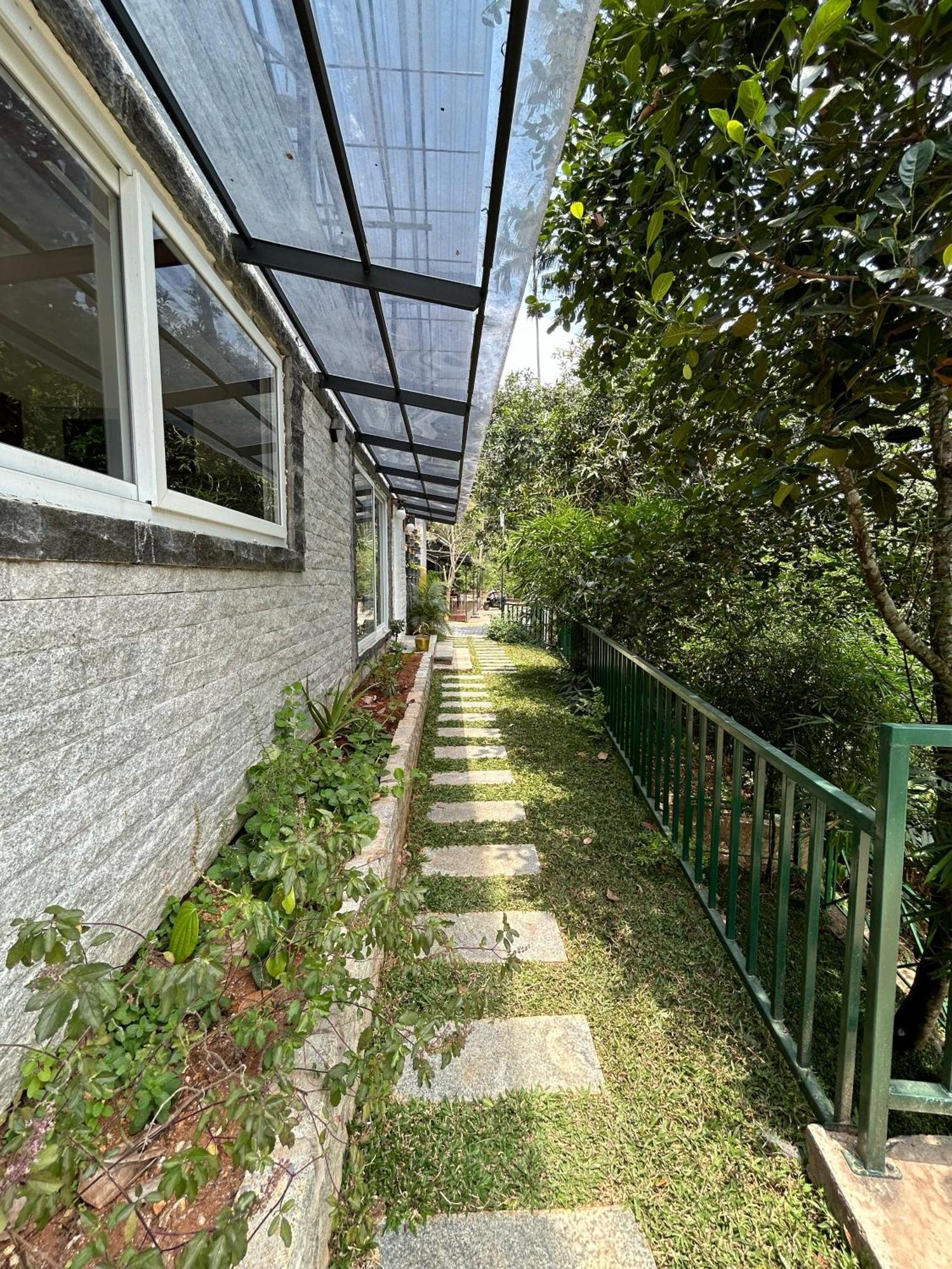Kv By Halcyon Traveltech Apartment Anachal Bagian luar foto